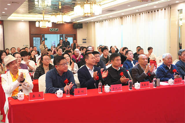 会场前.jpg