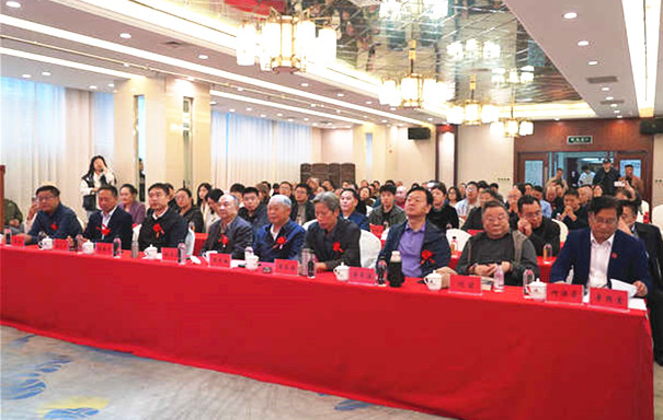 会场前2.jpg